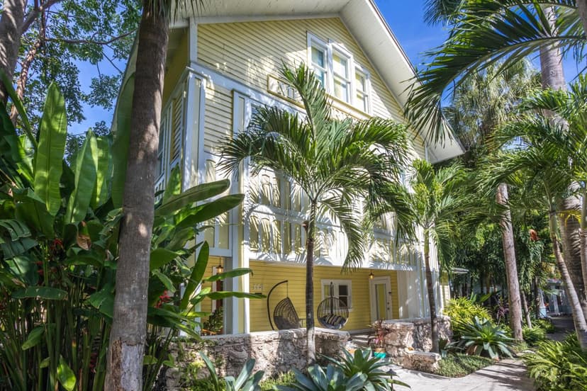 Selina Miami River - Miami Places to Stay